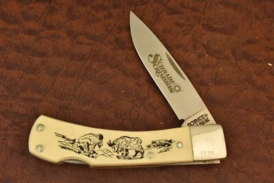 CUCHILLO SCHRADE HECHO EN EE. UU. SCRIMSHAW CABRA DE MONTAÑA BLOQUEO 513SC BONITO (17133) Foto 1 de 4
