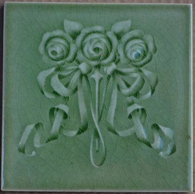 BOTA ANTIGUA - AZULEJO MAYÓLICA ART NOUVEAU C1900 Foto 1 de 3