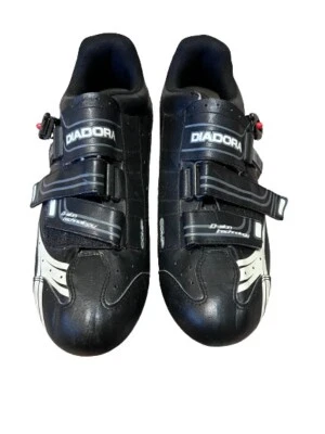 DIADORA D-Skin Technology, hombre talla 10 EE. UU., negro, clip In.  Foto 1 de 4