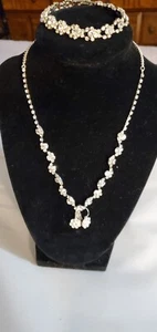 Beautiful Vtg Faux Rhinestone Necklace, Bracelet And Earrings. Costume jewelry. - Picture 1 of 12