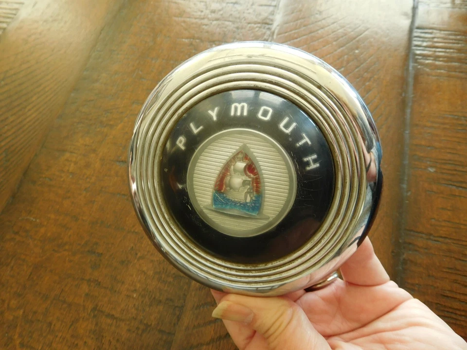 1946 1947 1948 Plymouth Steering Wheel Horn Button Special Deluxe P14C P14J P14 — 第 1/4 张图片