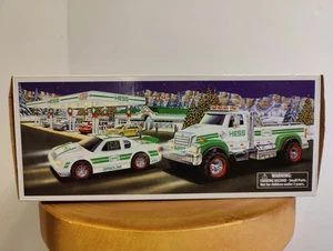 Hess Spielzeug LKW und Rennwagen 2011 neu im Karton - Bild 1 von 6