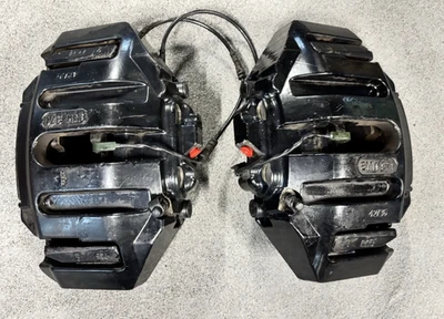 Juego de dos pinzas de freno delanteras izquierda derecha BMW M6 M5 E64 E63 E60 2006-2010 Foto 1 de 4