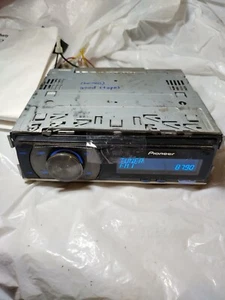Pioneer DEH P5000UB CD Player needs plug harness faceplate held on with tape - Picture 1 of 3