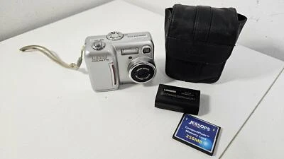Nikon COOLPIX 775 2.0MP Digital Camera - Working - Image 1 of 4