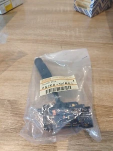 Genuine Nissan Sunny N13 Wiper Switch New 2526094M01 - Picture 1 of 7