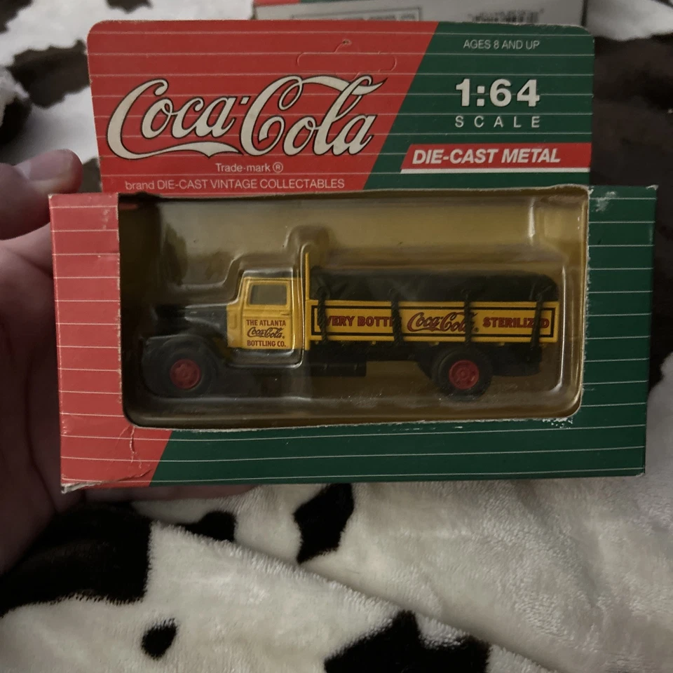 Camión de reparto Hartoy vintage coleccionables Peterbilt 260 Coca-Cola diecast 1:64  Foto 1 de 4