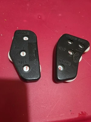 Dos campeones deportivos de colección, Rawlings portátiles marcadores de béisbol negros  Foto 1 de 4