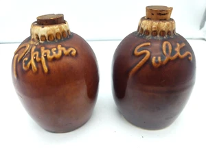 Big Vtg Hull USA Oven Proof Brown Drip Glaze SALT & PEPPER SHAKER Stove Top Set - Picture 1 of 5