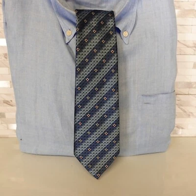 Vestido minimalista clásico de seda tejido a rayas geométricas corbata cuello azul para hombre RUGGER Foto 1 de 4