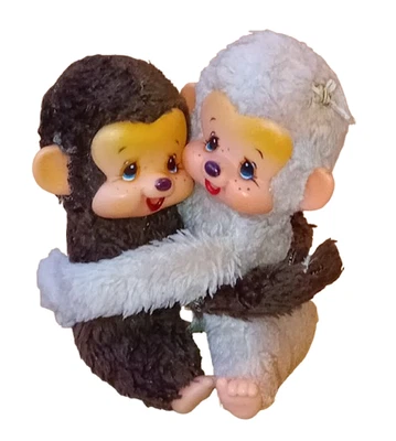 Monchhichi Sekiguchi Chic-a-Boo 6" LOVING HUGGING COUPLE 1970s Monchhichi Monkey - Image 1 of 4