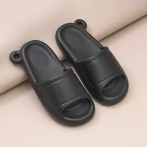 Black slippers - Picture 1 of 1