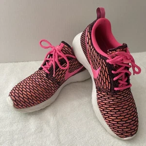 Nike FlyKnit Roshe Running Sneakers Pink Womens 8.5 Workout Outdoor Workout Gym - Picture 1 of 8