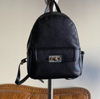 Mochila preta média Zara Basic Collection - Imagem 1 de 4