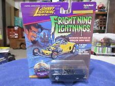 Johnny Lightning 1958 Ford Thunderbird Convertible Elvira Macabre Mobile 1:64