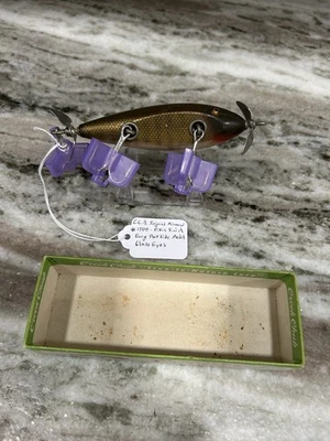 Señuelo vintage Creek Chub Lesionado Minnow #1500 en caja original (sin tapa) Foto 1 de 4