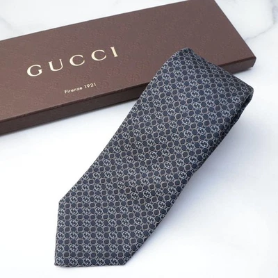 Corbata de cuello Gucci azul marino blanco patrón GG 100 % seda sin usar como nueva regalo Envío gratuito Foto 1 de 4