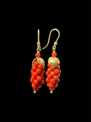 Orecchini in corallo a forma di grappolo - Immagine 1 di 4