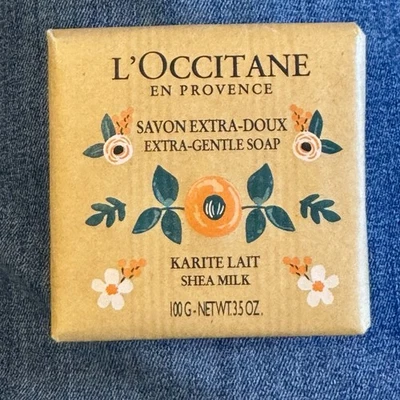 Jabón de leche de karité extra suave L'Occitane Karite Lait Rifle Paper Co 100 g 3,5 oz Foto 1 de 4
