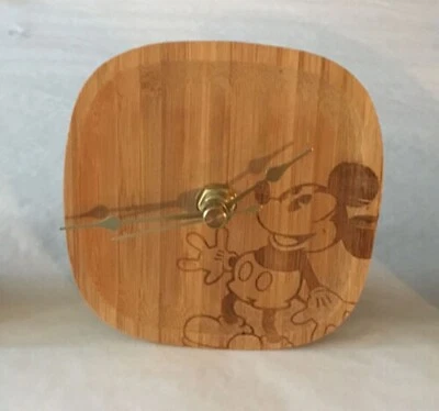 Reloj de escritorio de bambú Disney Mickey Mouse - Elección de 3 Foto 1 de 4