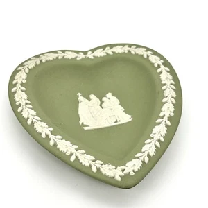 Plato baratija corazón jaspe verde salvia Wedgwood de colección cerámica inglesa Pegaso  - Imagen 1 de 8