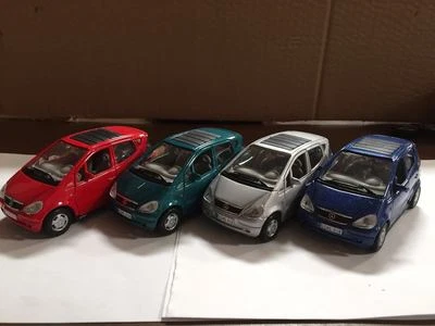   1:32 Mercedes-Bend A Class 4 Pieces Set by Welly  - Image 1 of 4