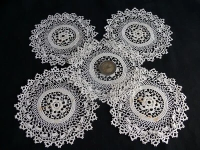 5 napperons ronds anciens en dentelle d'Irlande vers 1900 diamètre 11 cm - Photo 1/4