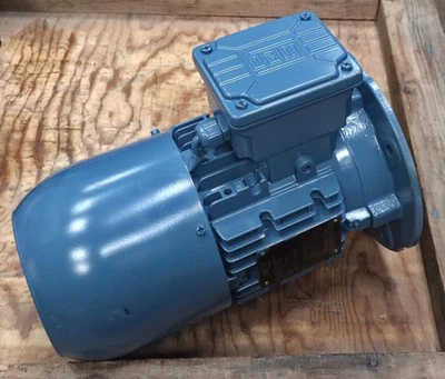WEG 0.55KW 4 POLE 1415RPM 3 PHASE 50HZ 80 B5 FLANGE BRAKED ELECTIC MOTOR - Image 1 of 4
