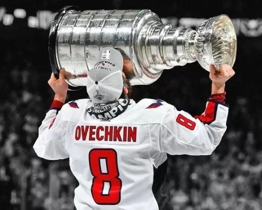 Washington Capitals ALEX OVECHKIN - Impresión fotográfica de 8" x 10" Foto 1 de 1