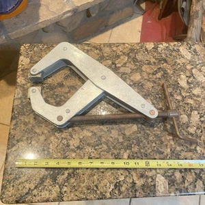 Kant-Twist 430 T Handle Cantilever Clamp 9" Capacity,V Grooved Jaws 2500 Lbs Cap - Picture 1 of 11