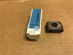 GM 578159 Engine Rocker Shaft Bracket, WITHOUT Anchor Pin -- NOS OEM - Picture 1 of 5