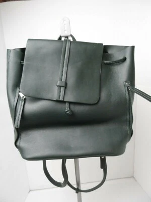 Mochila Forever21 imitación cuero verde oscuro correa para mujer 10" x 11" x 5,75" Foto 1 de 4