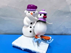 Pygos Pingu action figure Mini Scene 1 - Ice skating Pinga N Snowman Christmas - Picture 1 of 3