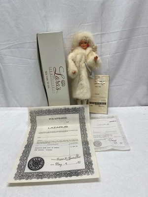 Abrigo de visón genuino blanco Barbie de Lara’s Fur Accessories NYC Foto 1 de 4