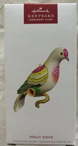 Nuevo adorno Hallmark Keepsake KOC exclusivo paloma de frutas belleza de pájaros 2025 - Imagen 1 de 4