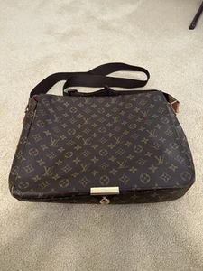 Louis Vuitton Abbesses Messenger Bag - Picture 1 of 18
