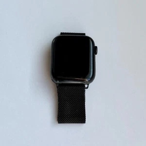 Apple Watch Series 4, 44mm, Edelstahlgehäuse in Space Black, GPS+Cellular - Bild 1 von 2