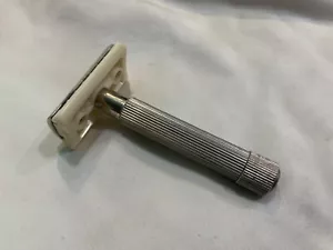 Safety razor Mulcuto Solingen Razor Wehrmacht Germany - Picture 1 of 13