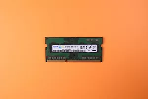 SAMSUNG 4GB 1RX8 PC3L-12800S DDR3-1600MHZ RAM M471B5173QH0-YK0 - Picture 1 of 2
