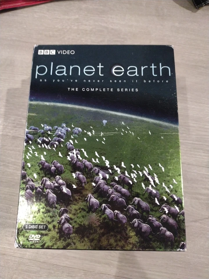 PLANET EARTH The Complete Series DVD Box Set 5 Discs David Attenborough - Image 1 of 1