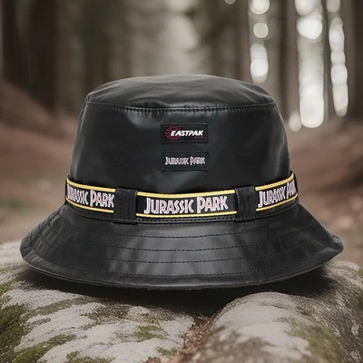 Sombrero Cubo Parque Jurásico - Eastpak Universal Studios Edición Limitada con Silbato Foto 1 de 4
