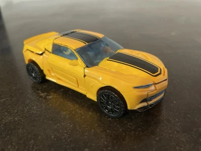 Transformers Age of Extinction Deluxe Autobot Bumblebee Camaro Hasbro 2014 - Image 1 of 4
