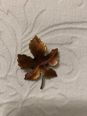 Brooches Pins - Image 1 of 2