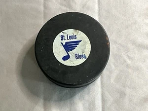 St Louis Blues Vintage Team Logo Inglasco Official Licensed NHL Puck Stag Beer - Picture 1 of 2
