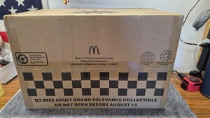 2025 McDonald’s McDonaldland ERWACHSENE HAPPY MEAL ETUI MENGE 150 DOSEN NEU - Bild 1 von 5