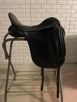 2011 18.0” Custom Saddlery Laguna Dressage Saddle w/ Buffalo Leather - Image 1 of 4