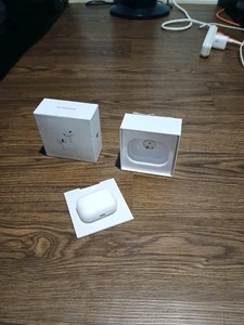 AirPod Pro 2nd Generation Bluetooth Headphones with Charger - Photo 1 sur 1