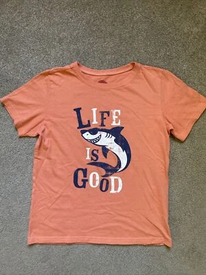 Camiseta naranja tiburón Life Is Good talla 10 para niños Foto 1 de 4