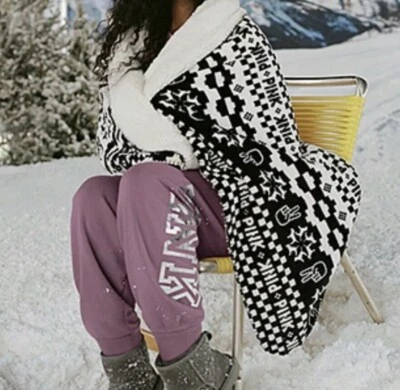 PINK LOGO VICTORIA'S SECRET SOFT SHERPA FLEECE BLACK & WHITE BLANKET PINK PEACE - Image 1 of 4