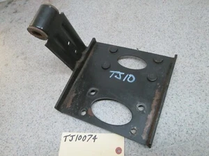 04 WRANGLER 2.4 4cyl MANUAL NV2550 TRANSMISSION MOUNT BRACKET w/EXHAUST HANGER - Picture 1 of 7